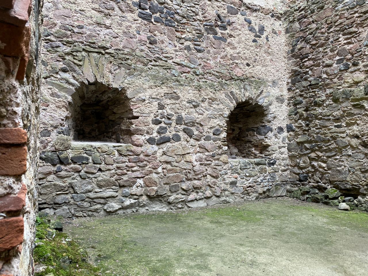 Blick in einen Innenhof der Alten Burg